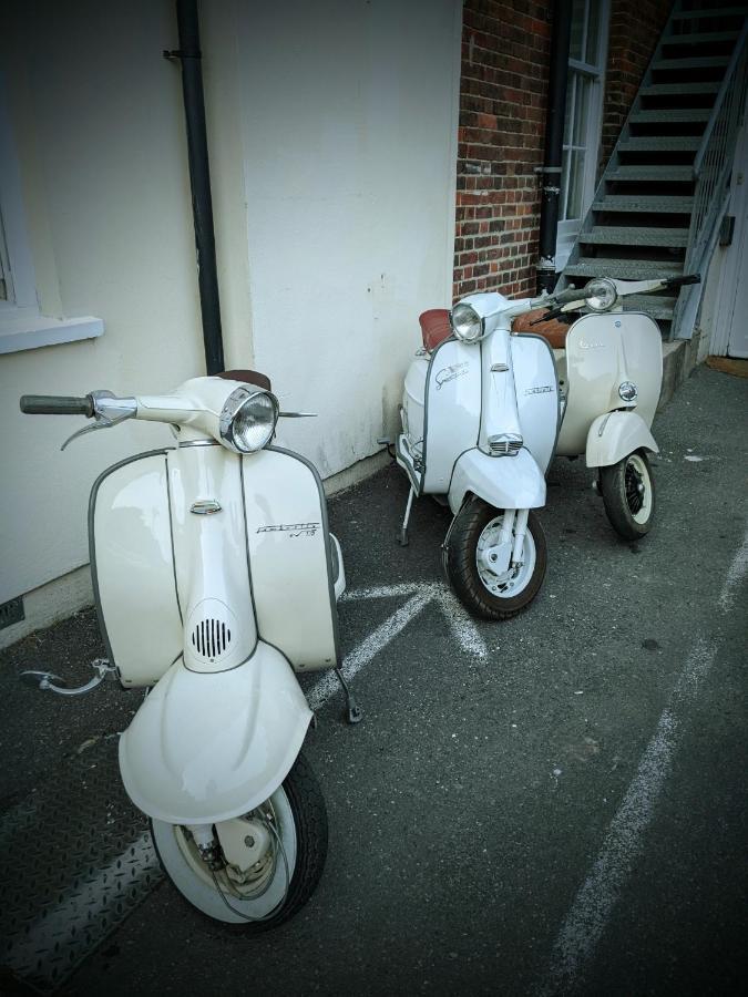דירות בריסטול The British Scooterist מראה חיצוני תמונה